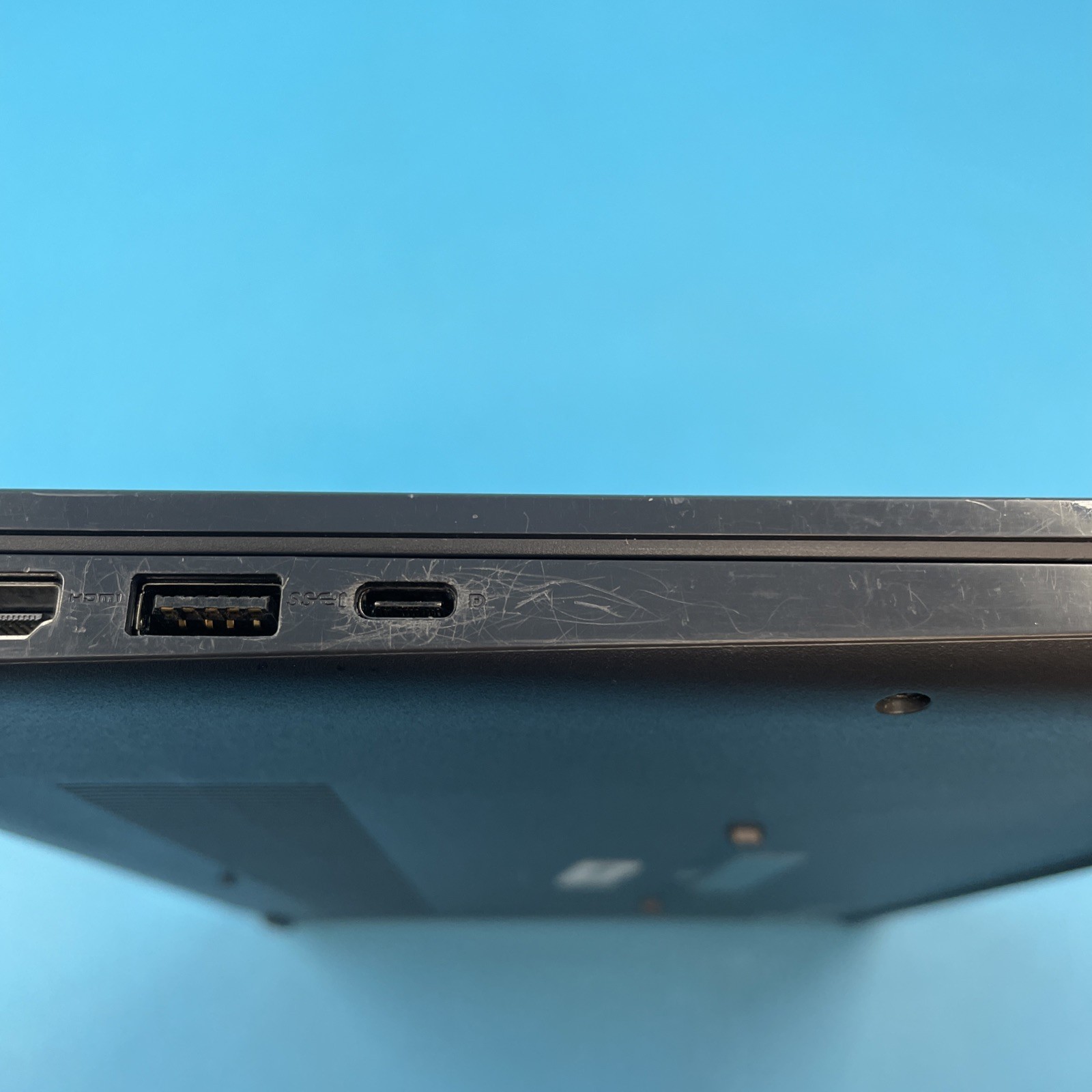 Dell Latitude 3410 | i5-10310U | 8GB RAM | 256GB SSD | NO OS | 62% BATTERY