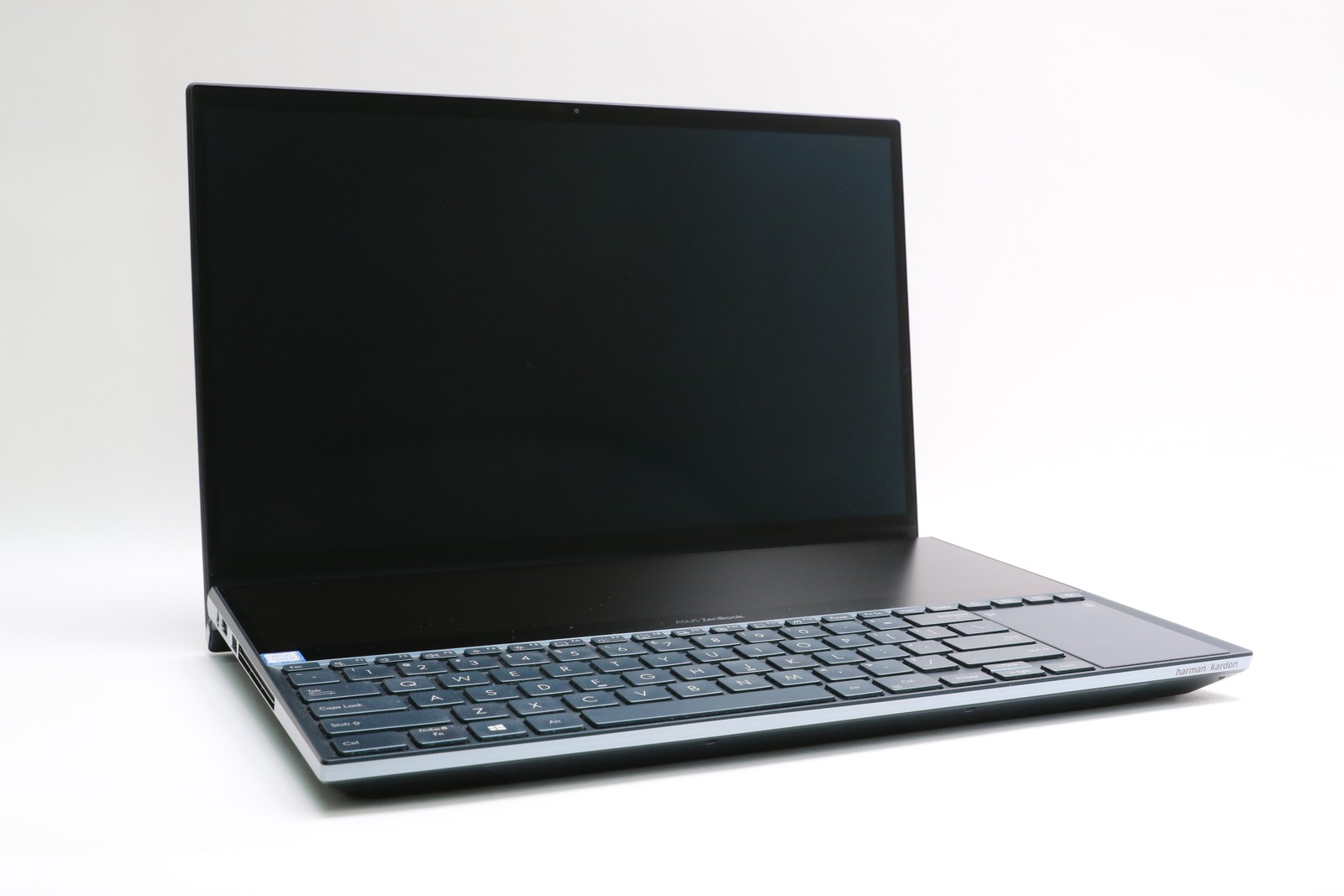 READ! 15″ Asus Zenbook Pro Duo UX581GV, i7-9750H, 16GB, 1TB