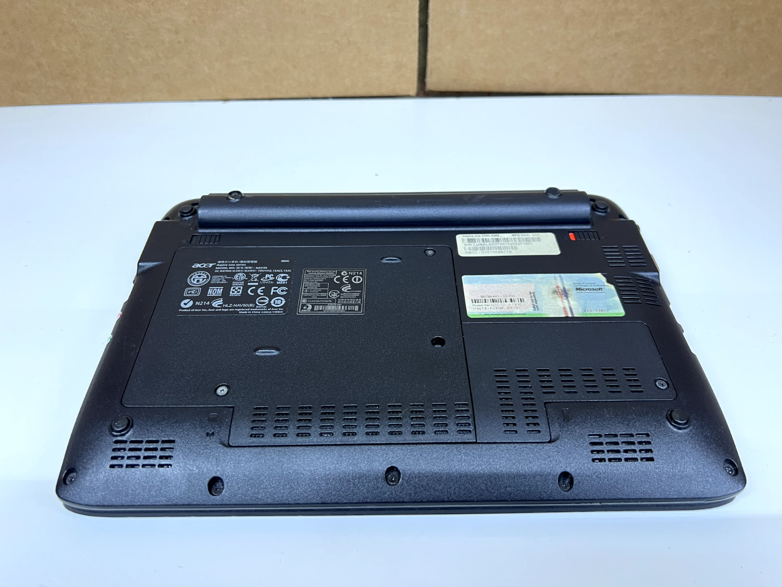 Acer AO532h Aspire One Mini Laptop Intel Atom N450 120GB SSD 1GB RAM For Repair
