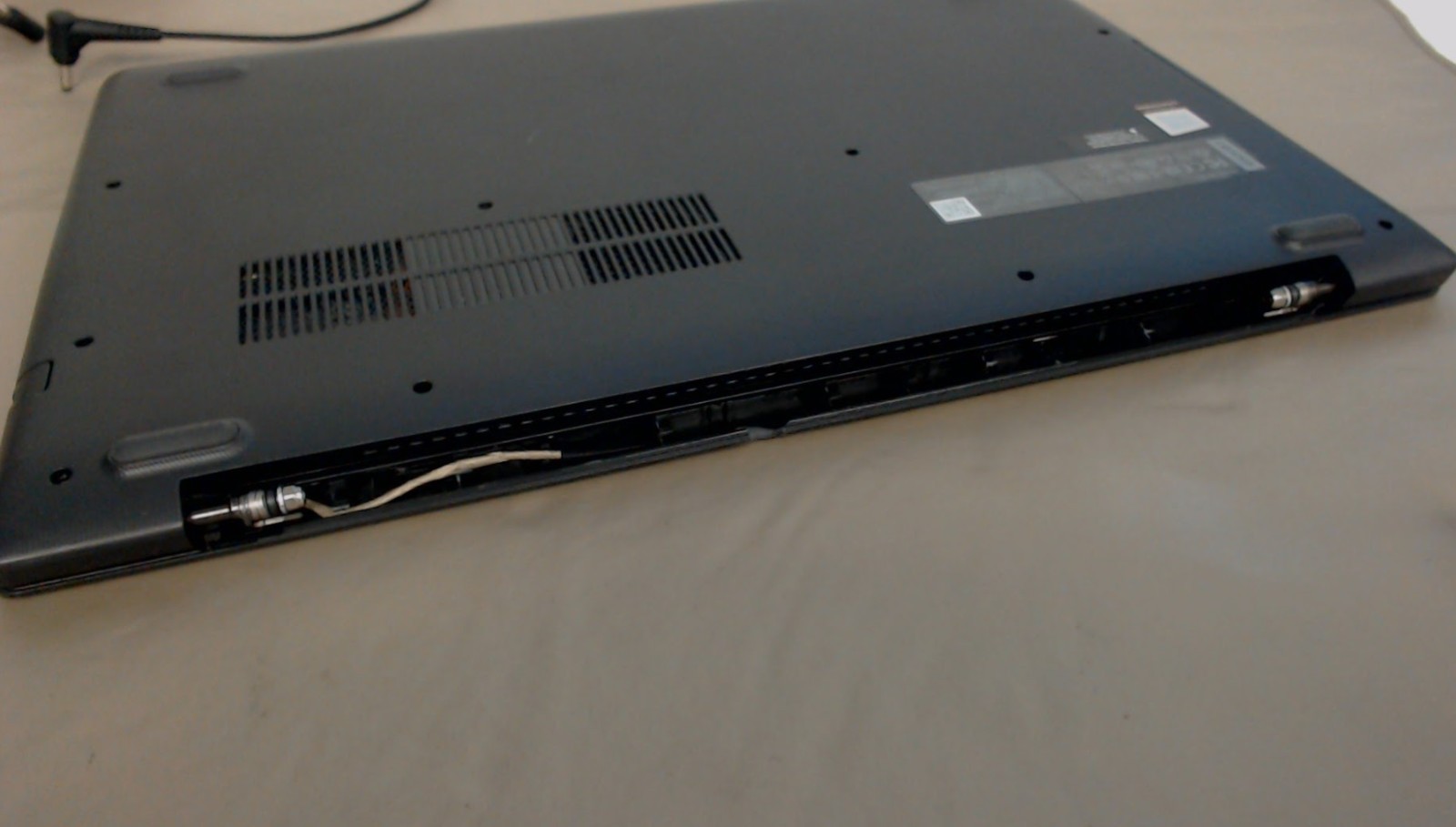 Lenovo Laptop 130-15AST 81H5000NUS 15.6″ HD- AMD A6-9225 4GRAM 500GHDD W10H,used