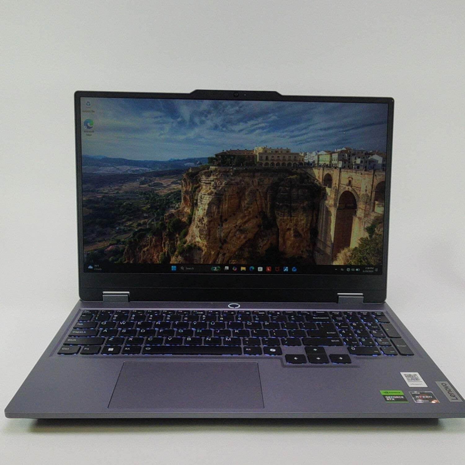 Lenovo LOQ 15 15.6″ Ryzen 5 7235HS 3.2GHz 12GB RAM 512GB SSD GeForce RTX 3050