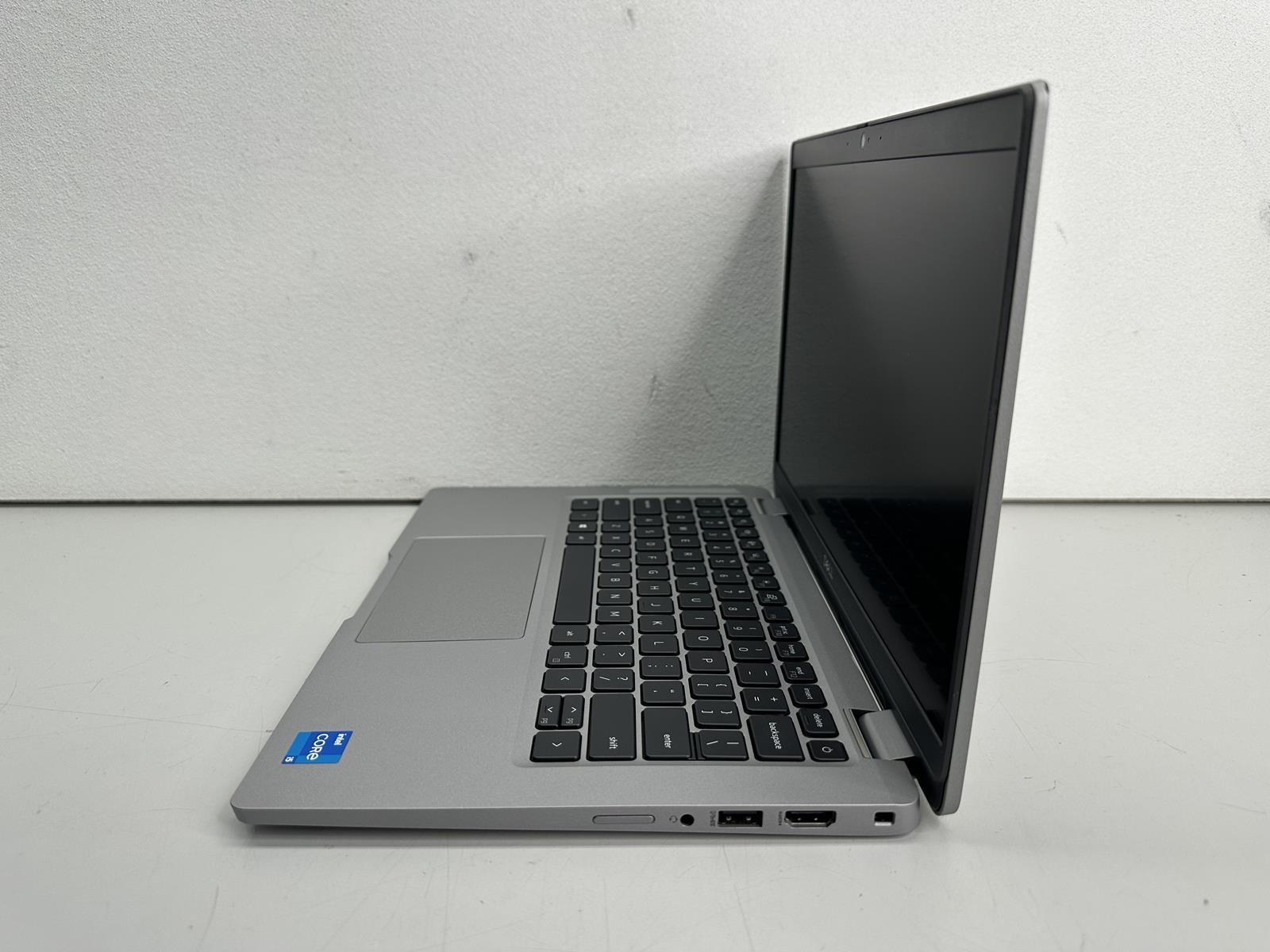 Dell Latitude 5320 i5-1135G7 @ 2.40GHz 16GB RAM 1TB NVMe 13.3″ Win11Pro 4235