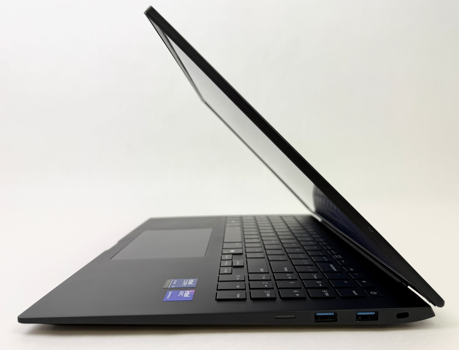 LG Gram 16Z90TL 16″ Touch Ultra 9 288V 32GB 2TB SSD W11H Thin Lightweight Laptop