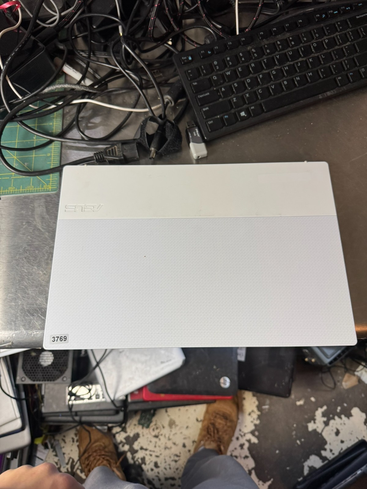 ASUS ImagineBook 14 MJ401TA m3-8100Y 4GB 120GB SSD Win11 Home
