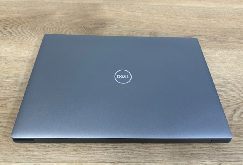 Dell Precision 5490, Core Ultra 9 185H, 32GB LPDDR5, NVIDIA RTX A1000, 512GB SSD