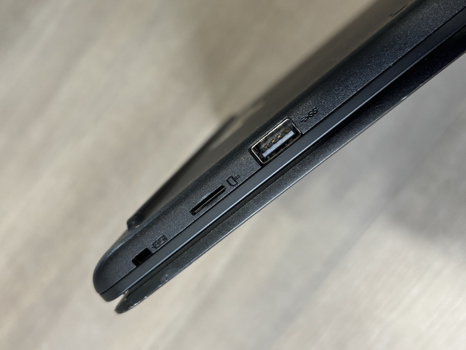 Lenovo 14W Gen 2 | AMD 3015e with Radeon Graphics | 4GB RAM |
