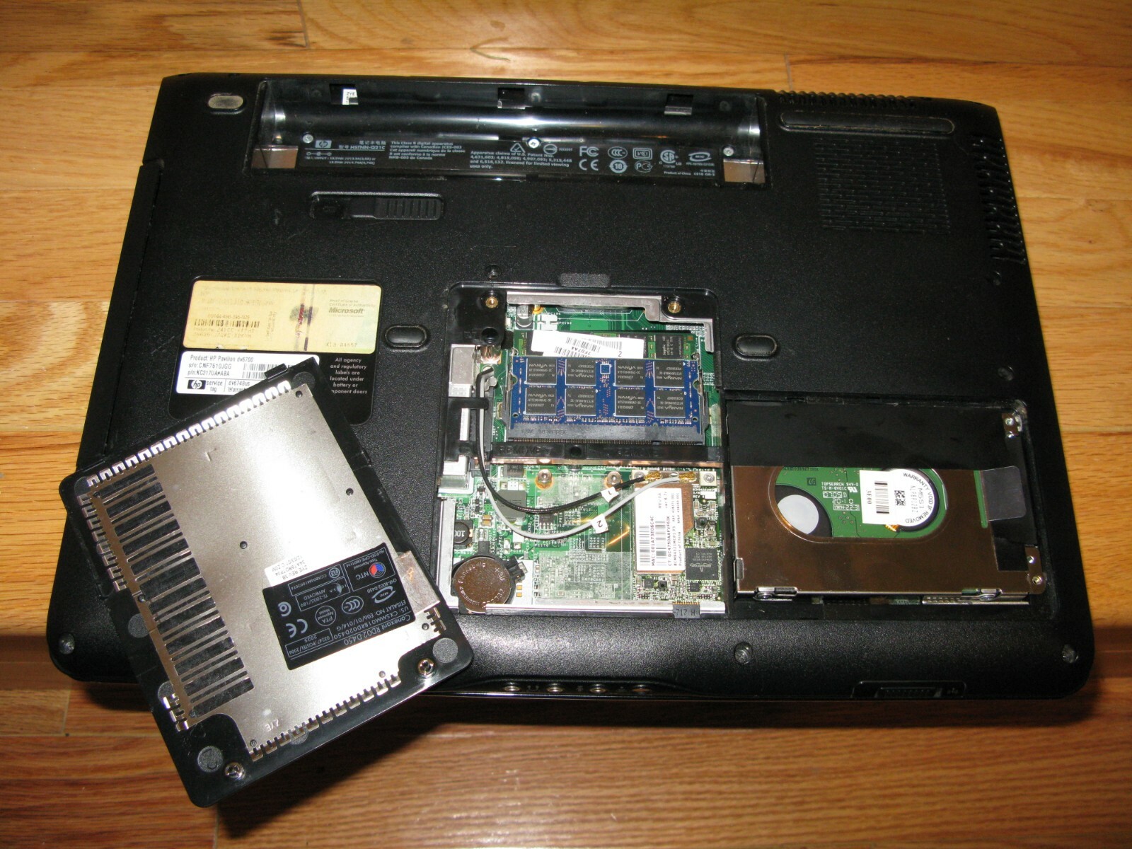Enterteiment laptop HP Pavilion dv6748us (120GB, AMD Turion 64 X2, 2.00GHz, 2GB)