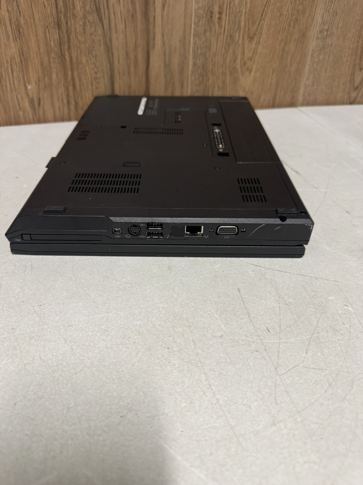 Dell Latitude E5400 14” Core 2 Duo 2GB RAM No HDD No Charger BIOS TESTED