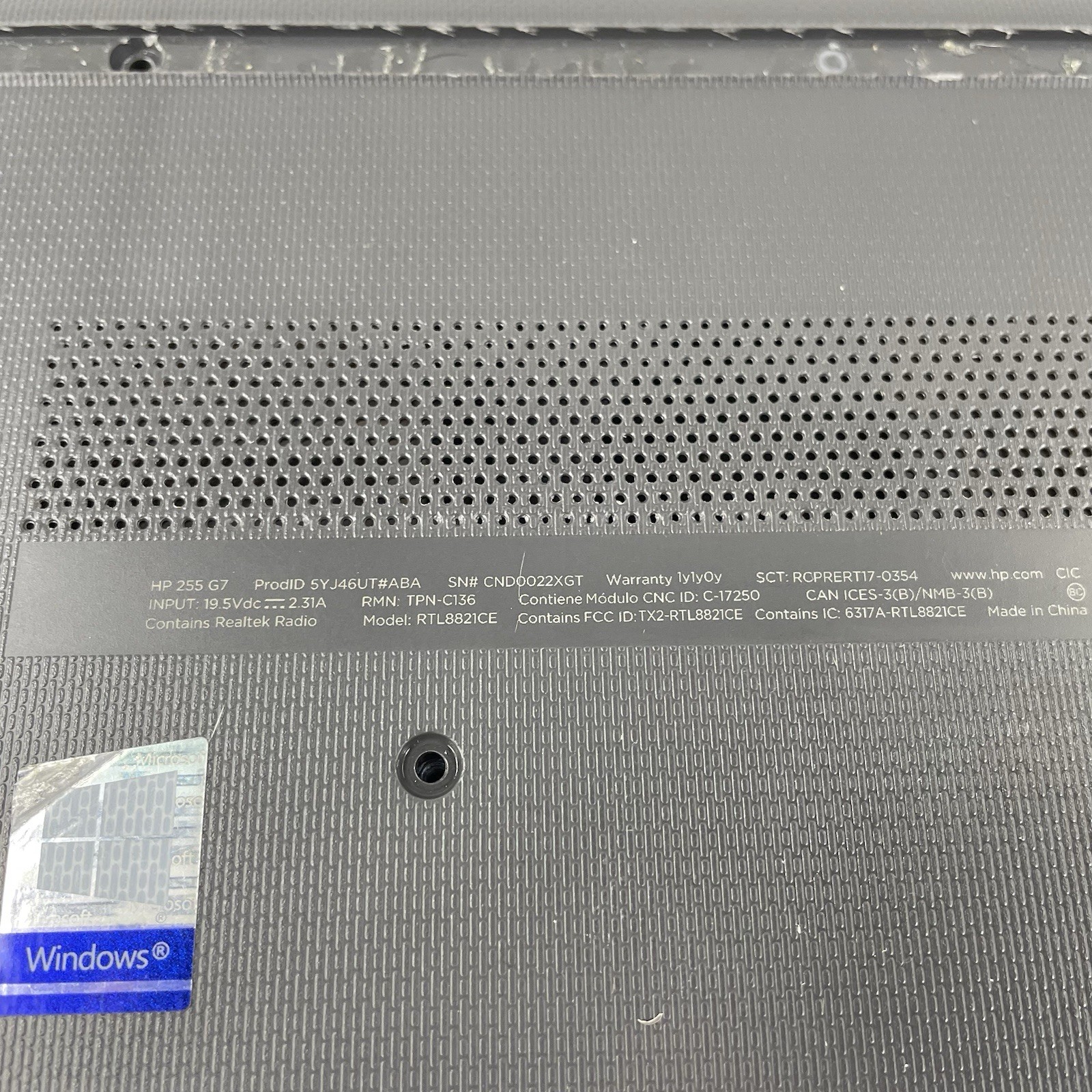 HP 255 G7 15.6″ Ryzen 3 2200U 2.50 GHz 8 GB RAM No SSD/OS/AC – Scratched