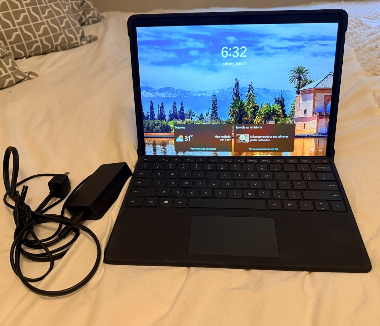 Microsoft Surface Pro X 16GB RAM 512GB SSD SQ1 Keyboard Windows 11 Touchscreen