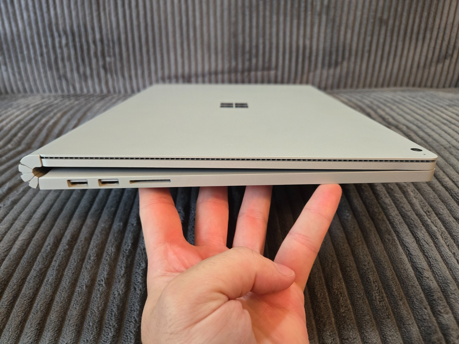 Microsoft Surface Book 3 15″ (256GB SSD, Intel i7-1065G7 GTX 1660 Ti 16GB RAM)