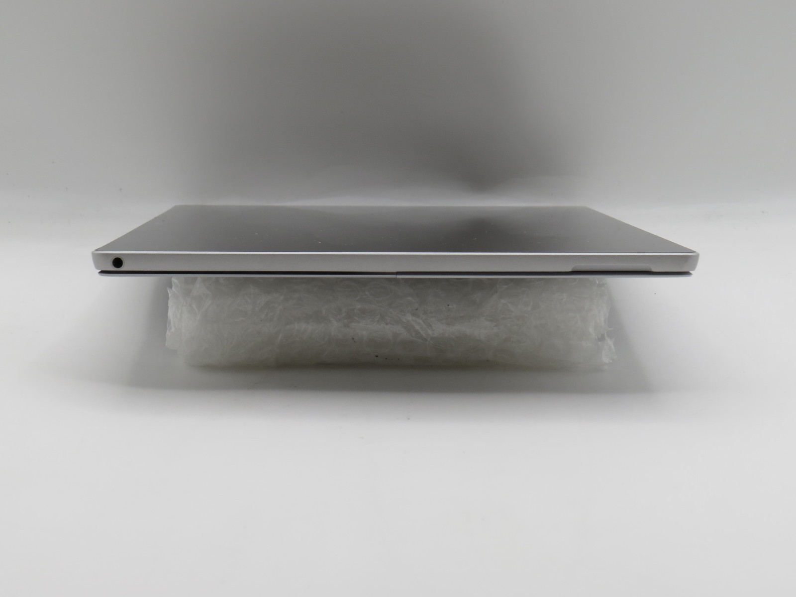 Microsoft Surface Pro 5 1796 | M3-7Y30 | 4GB RAM | 128GB SSD | No OS / AC