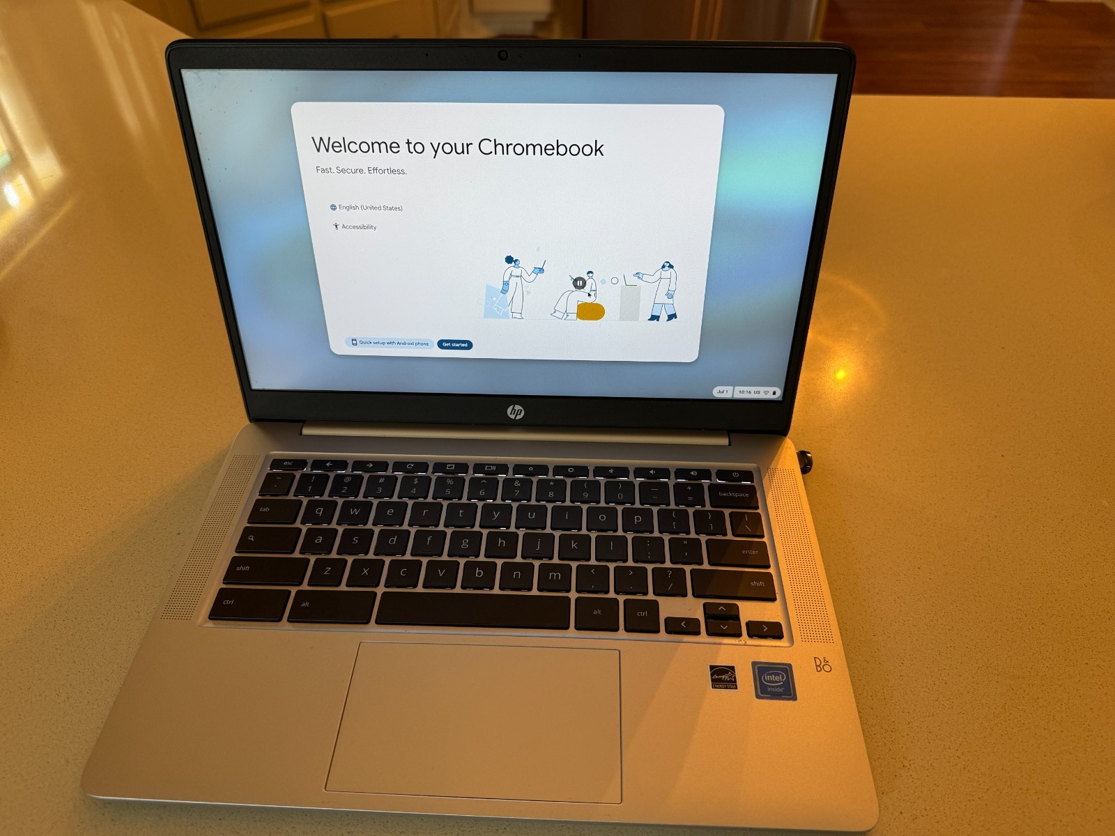 HP Chromebook 14a-na0180nr used great condition & SanDisk 256 gb Ultra fit USB