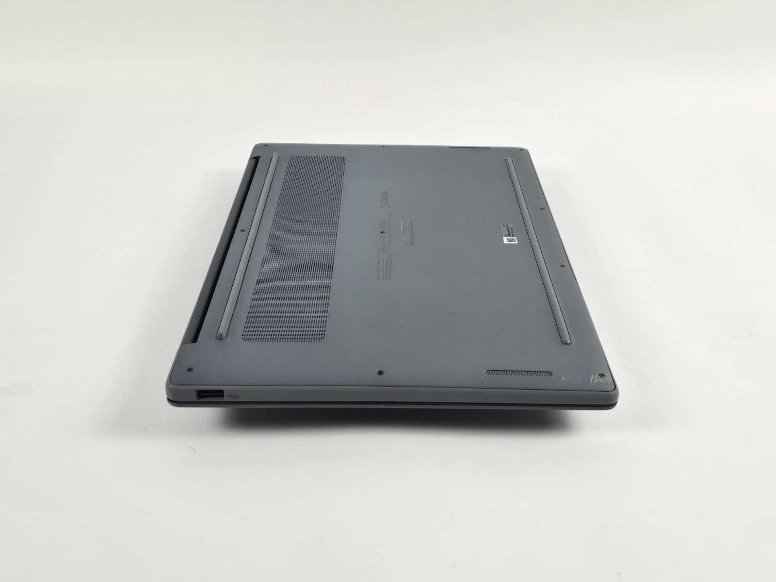 ASUS Zenbook A14 UX3407 14″ FHD+ OLED Snapdragon X 32GB 1TB SSD – Good