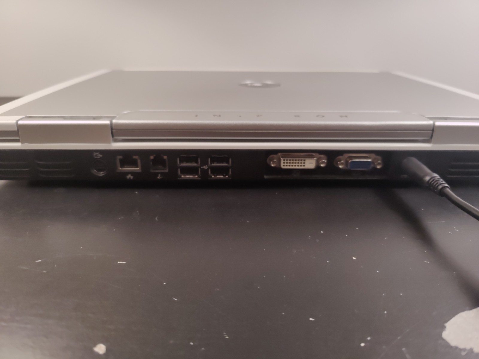 Dell Inspiron 9300 17″ Pentium M 740 ATI X300 1.25GB RAM 250GB HDD Read Desc.