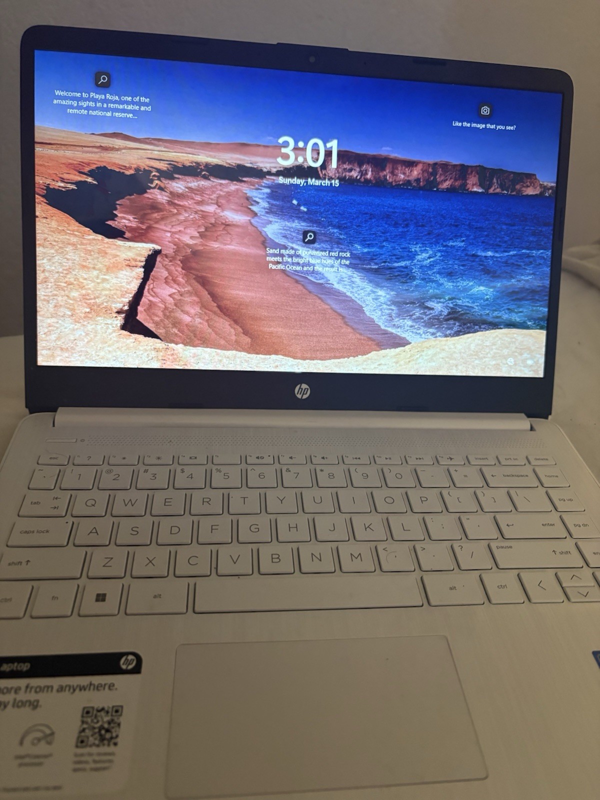 HP Laptop 14″ White Notebook Intel Celeron Windows 10 USB 3.0 HDMI Webcam Wi-Fi