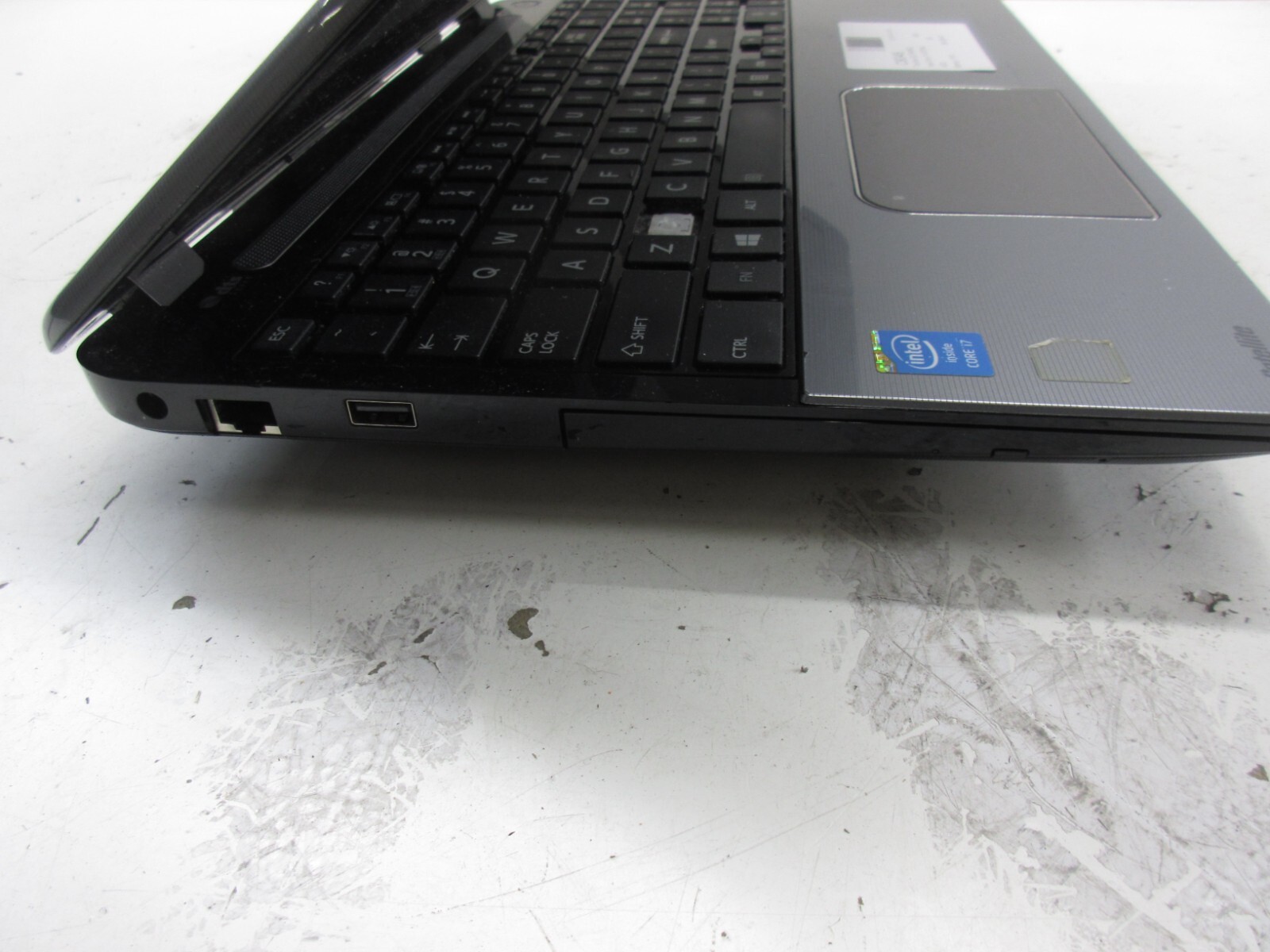 Toshiba Satellite L55-A5299 Intel Core i7-4700MQ 2.40GHz 8GB NO HDD No Batt