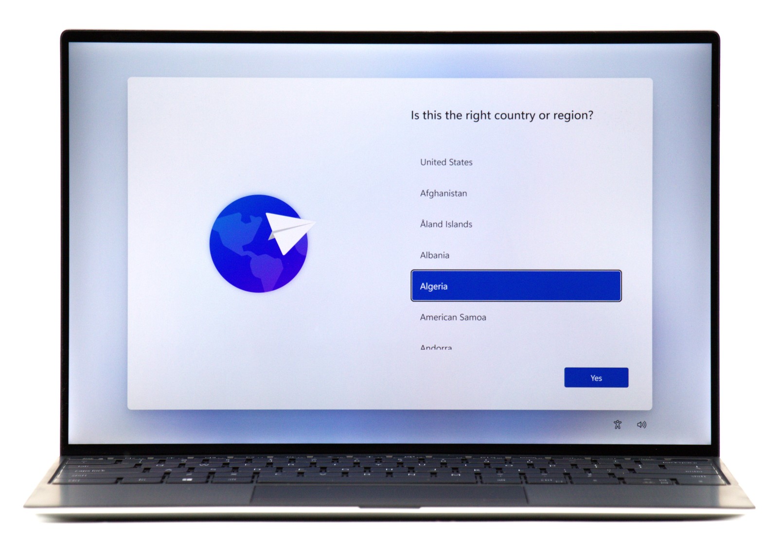 Dell XPS 15 9520 – i7-12700H – 16GB RAM – RTX 3050 – 512GB SSD – Silver