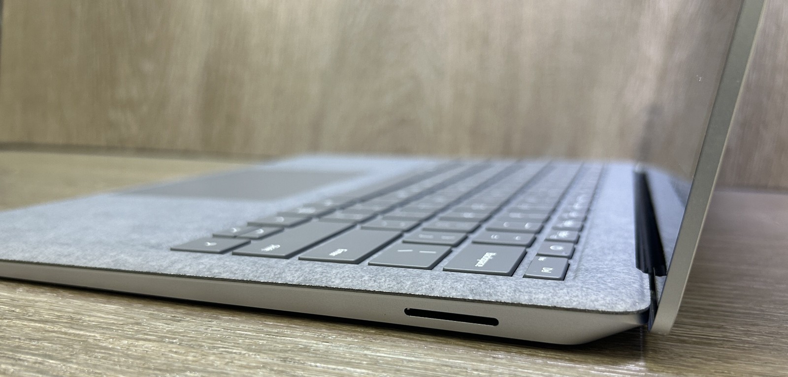 Microsoft Surface Laptop 3 13″ 2256 x 1504 Touch I5-1035G7 256GB SSD 8GB RAM