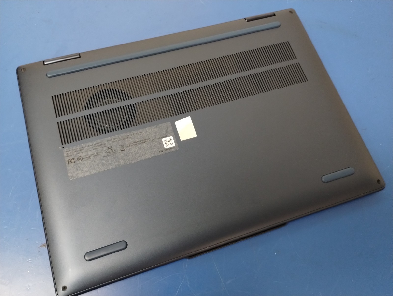 LENOVO IdeaPad 5 2-in-1 14AKP10, AMD Ryzen AI 7 350, 16 GB RAM, 1 TB NVMe SSD
