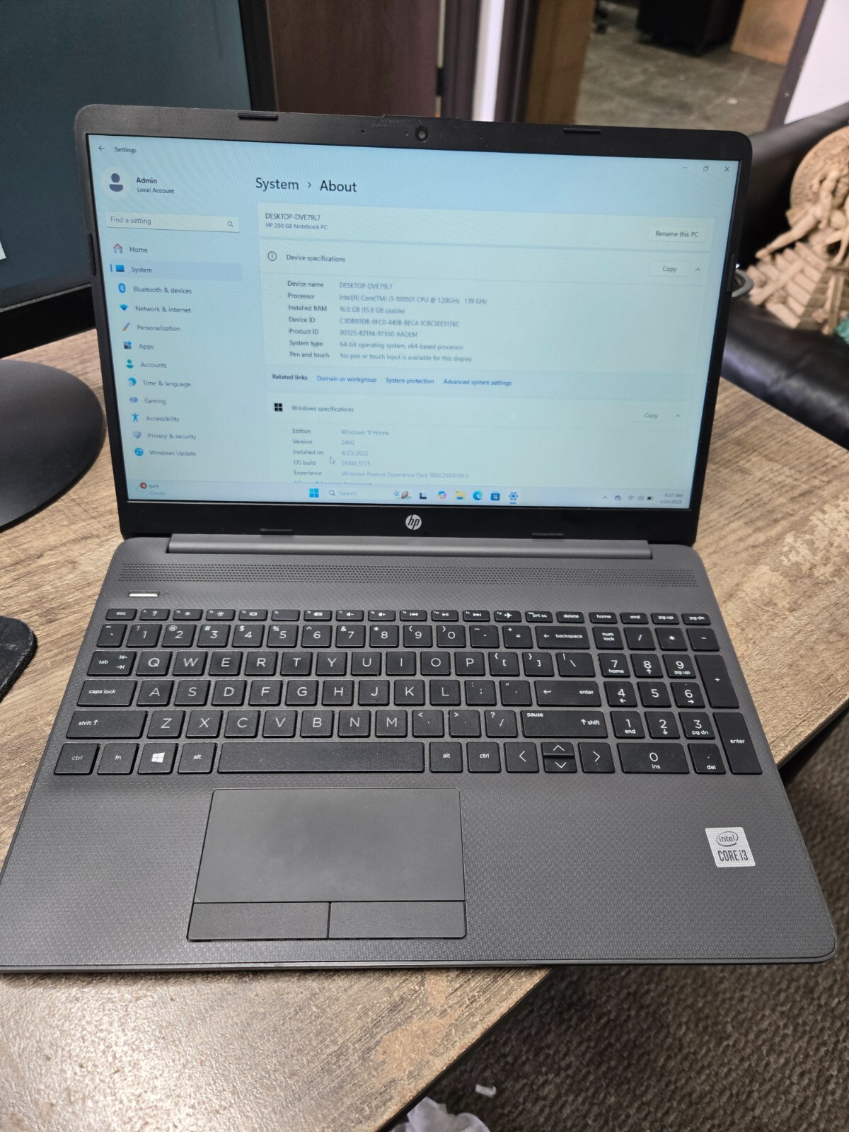 HP 250 G8 i3 CPU 7@2.4GHZ 16GB RAM 500GB Nvme Windows 11 Home