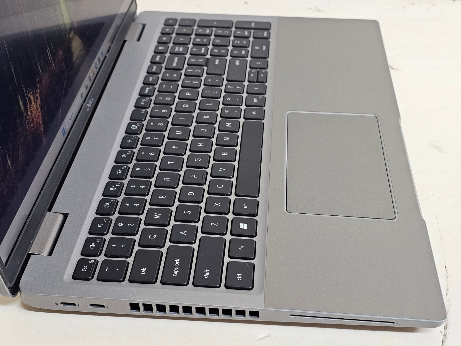 Dell Latitude 5520 Laptop – 2.6 GHz i5-1145G7 16GB 512GB 15.6″ Touchscreen SP33