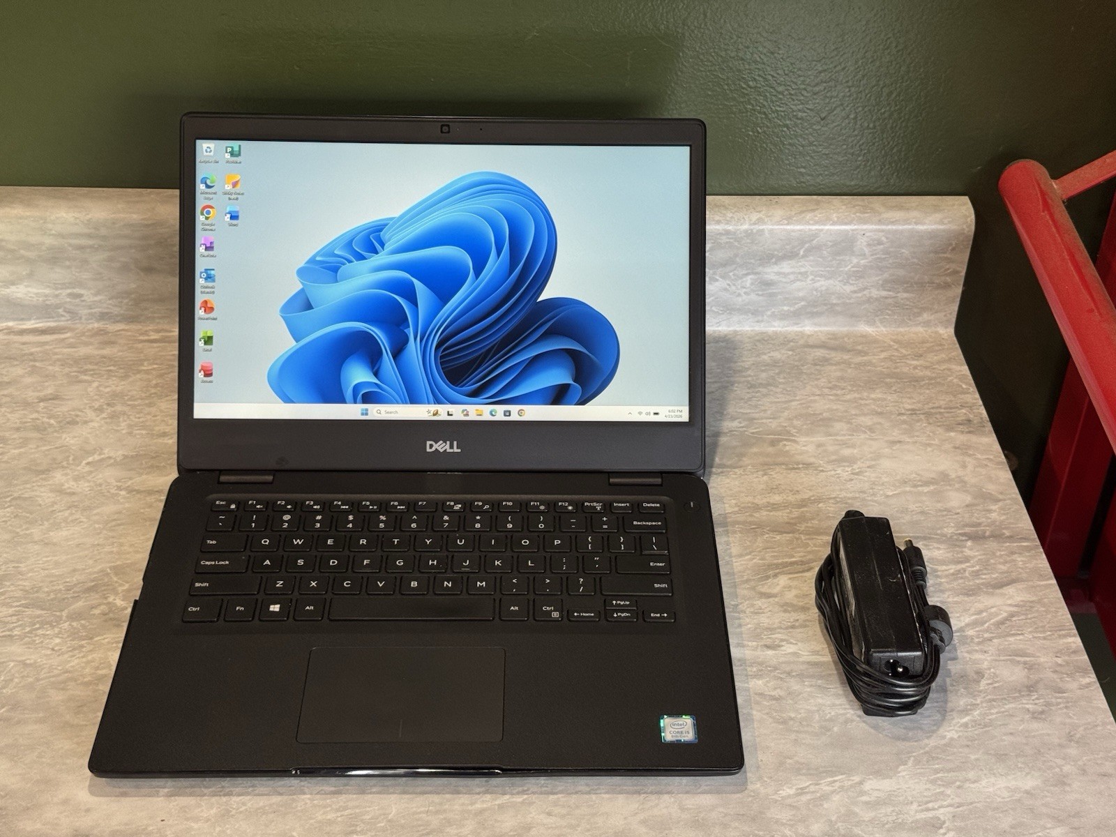 Dell Latitude 3400 Laptop Intel i5-8265U 1.6GHz 16gb Ram 256gb SSD Windows 11