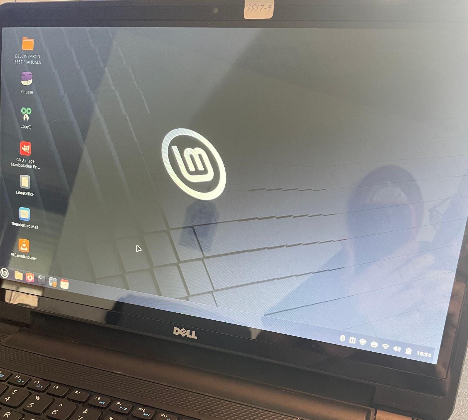 DELL INSPIRON 15-3537 Laptop 15″ *TOUCH* i3 256gb+1tb Linux Mint 22.3-extras-9