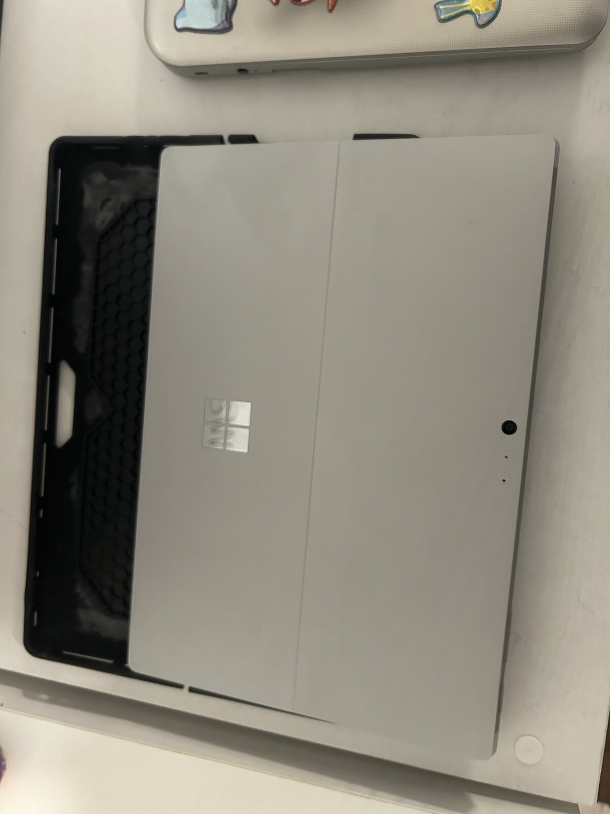 Microsoft Surface Pro 4 12.3” Touchscreen Pixelsense Windows Pro 10