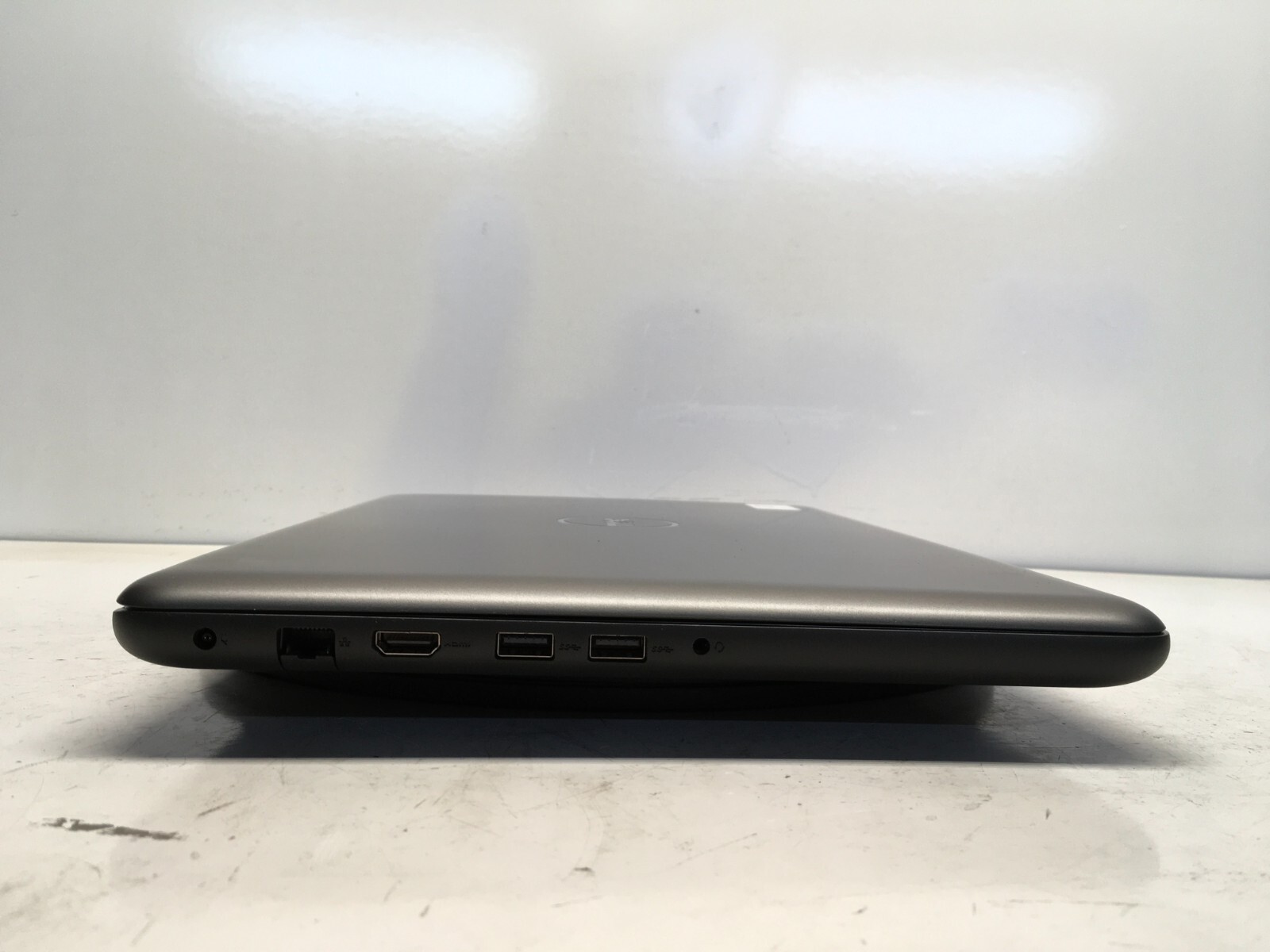 Dell Inspiron 5567 Intel i5-7200U 2.5GHz 8 GB NO HDD No Batt