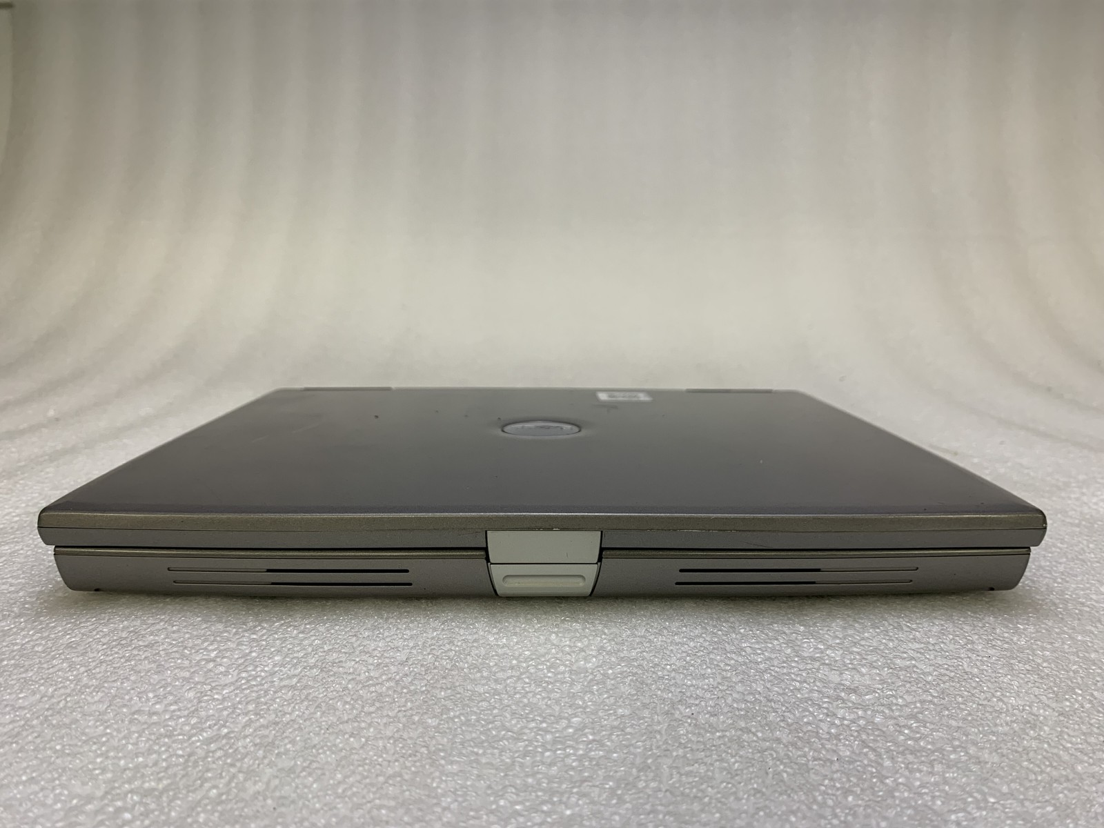 Vintage Dell Latitude D600 Intel Pentium M 1.60GHz 512MB RAM NO HDD/OS