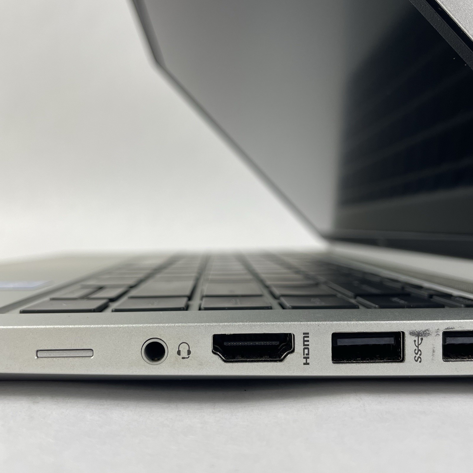 HP EliteBook 640 G9 14″ i5-1235U 3.96 GHz 16 GB RAM No SSD/OS/AC