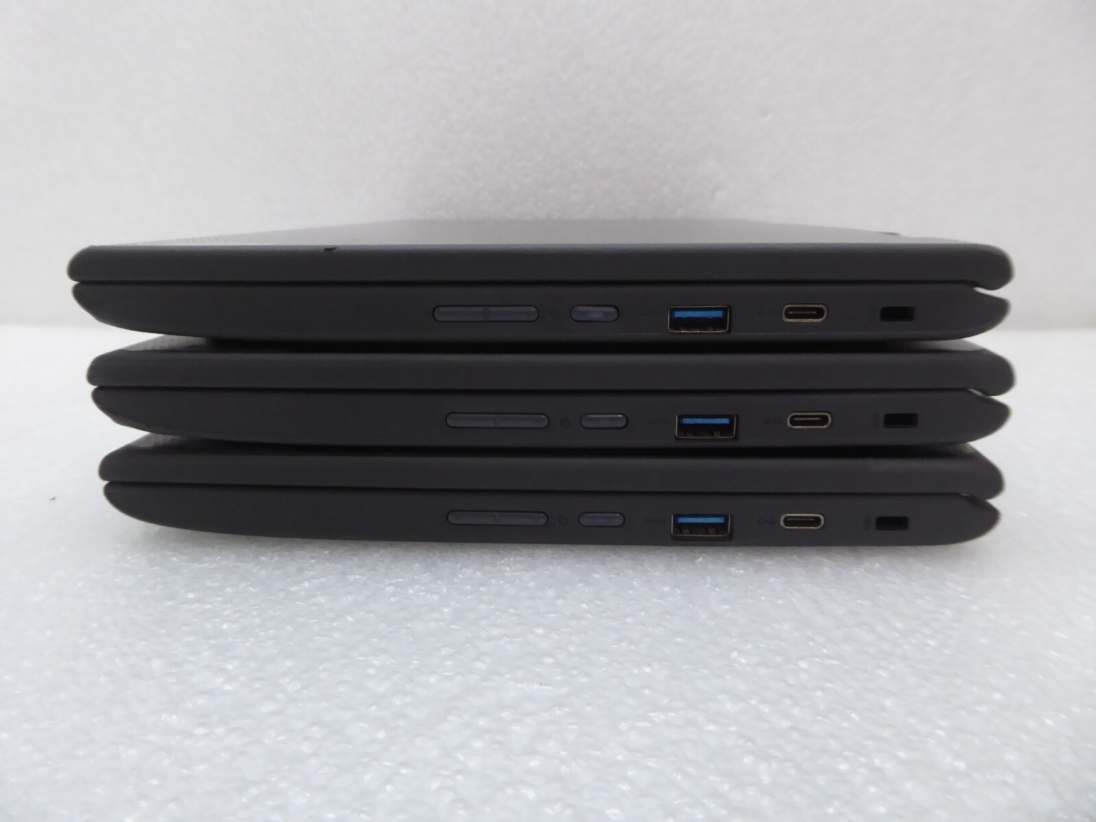 3 Lenovo Chromebook AMD A4 9120C Radeon R4 4GB Ram 300e 2nd Gen Touch Screen