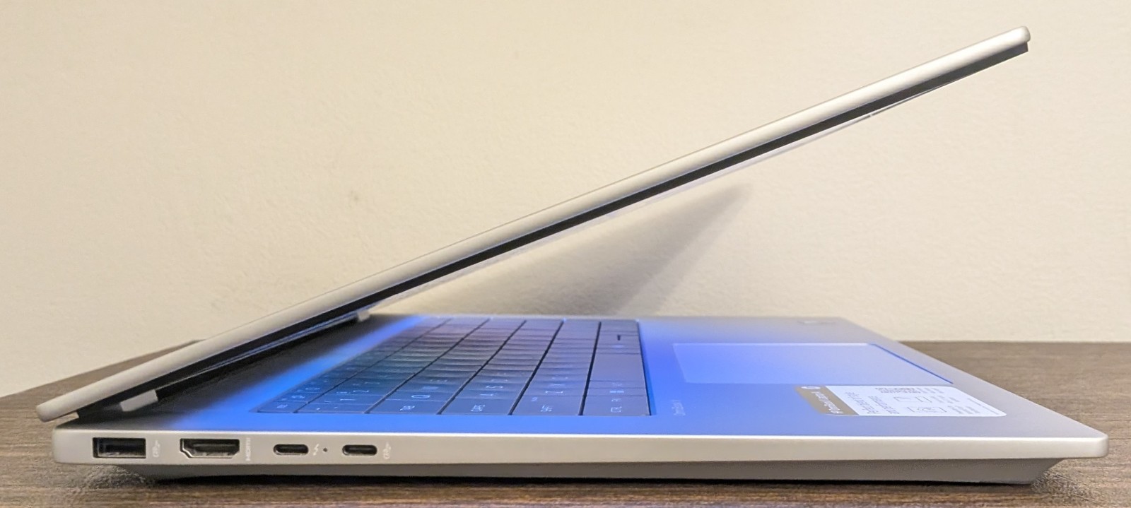 HP OmniBook X 17.3″ FHD Touch (Core Ultra 7 256V, 16GB RAM, 1TB SSD) Laptop