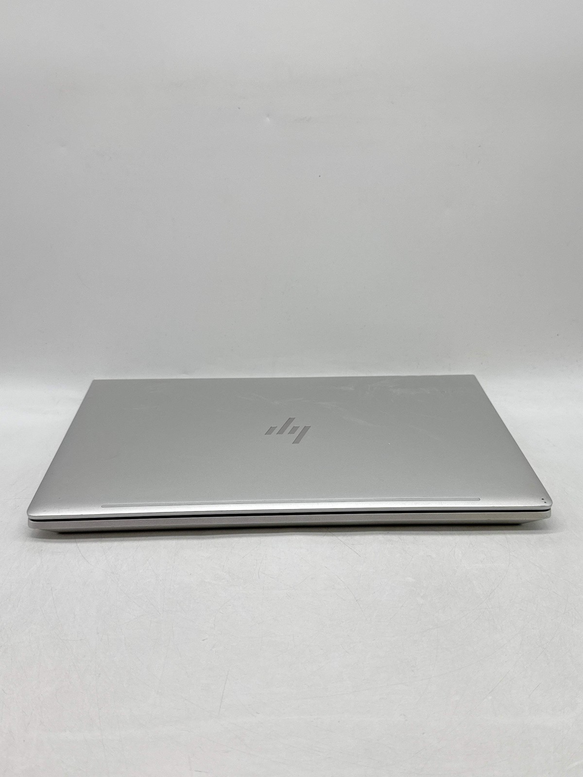 HP EliteBook 640 G10 14.0″ Touch Core i5-1335U 256GB SSD 8GB RAM – Screen Marks