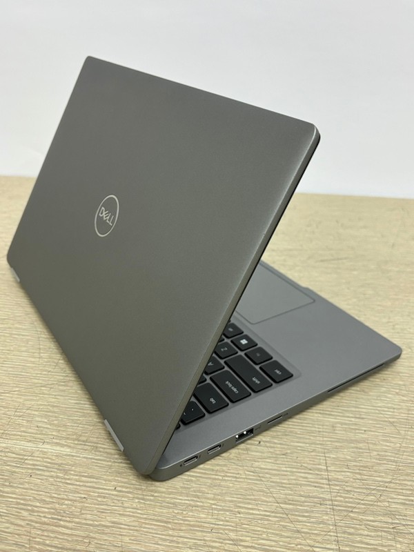Dell Latitude 5330 FHD Intel i7-1265U 16GB RAM 256GB SSD Windows 11 Pro Laptop