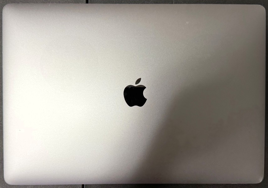Apple MacBook Pro 15” A1990 2.60GHz 6-Core i7-9750H 512GB SSD 16GB RAM 555X