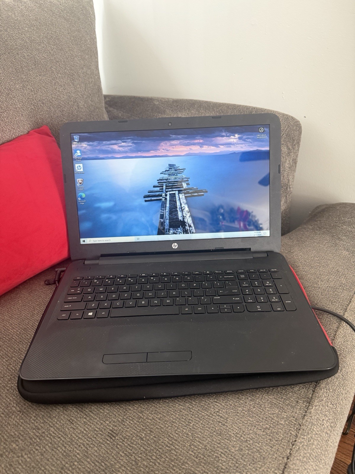 HP Notebook 15.6″ Laptop AMD E1-6015 Radeon R2 4GB RAM 466GB HDD Windows 10