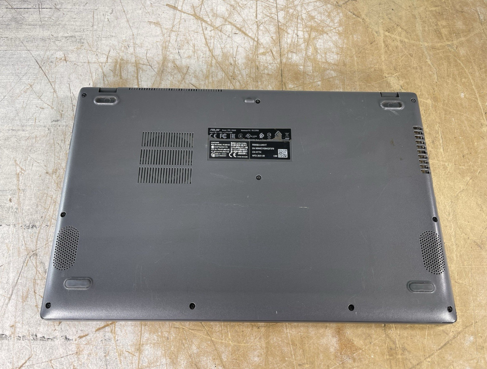 ASUS VIVOBOOK R565E i5-1135G7 @ 2.40GHz, 8GB RAM, NO HDD/OS
