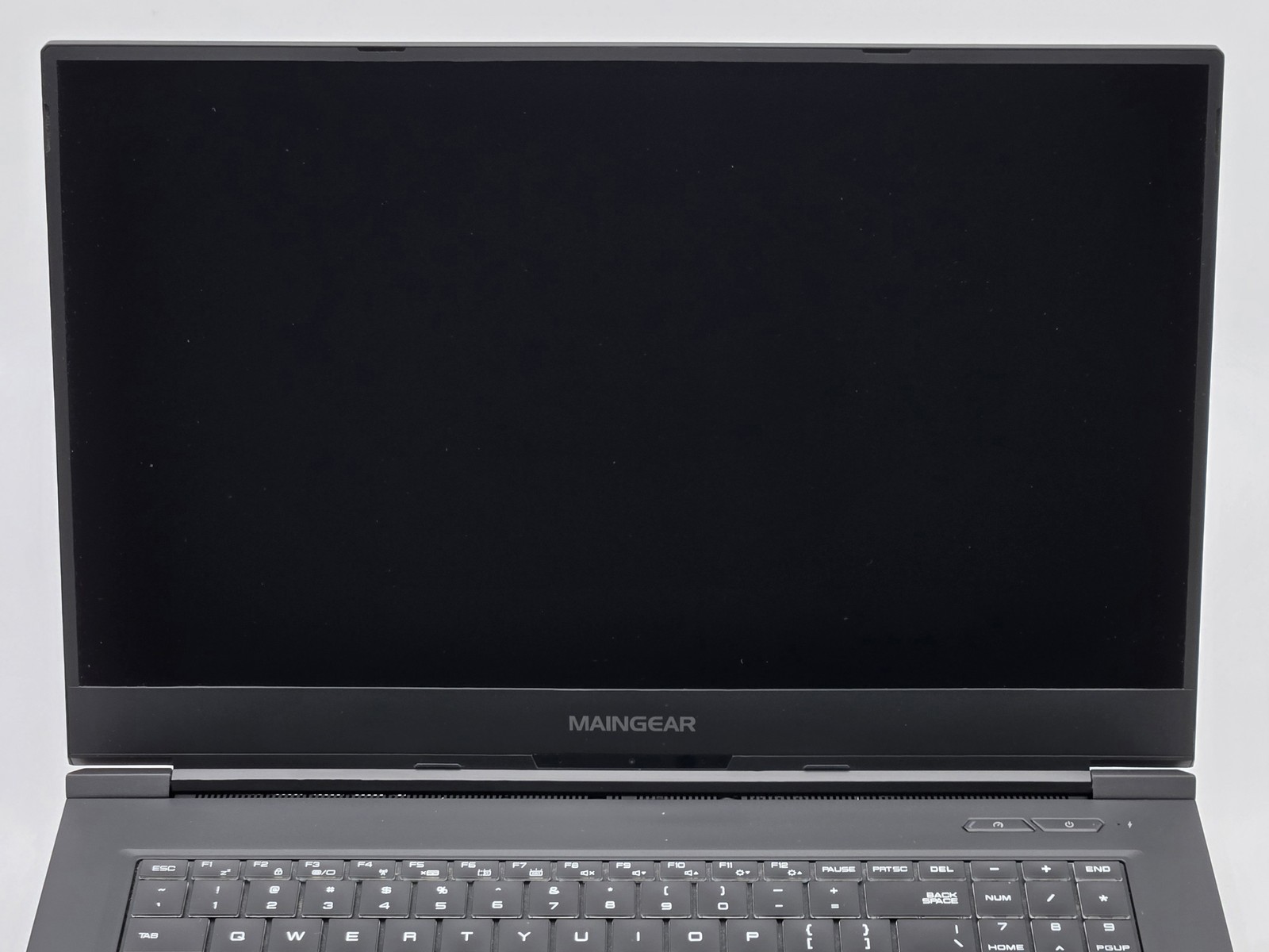 MainGear Element 3 17″ FHD I7-10875H 1TB SSD 32GB W11P GeForce RTX 2070 Super