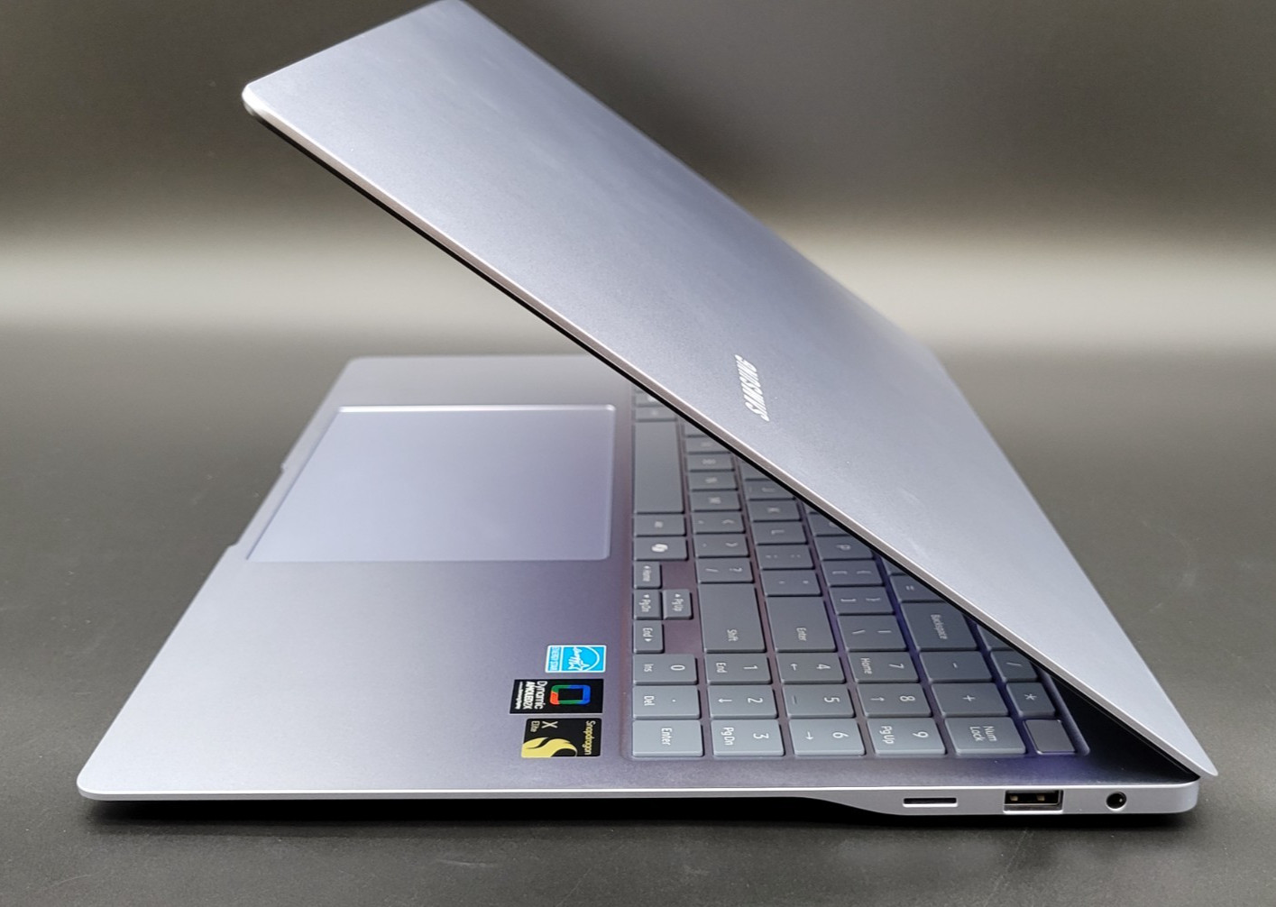 Samsung Galaxy Book4 Edge 16″ Snapdragon X Elite 16GB 512GB OLED Touch Laptop R*
