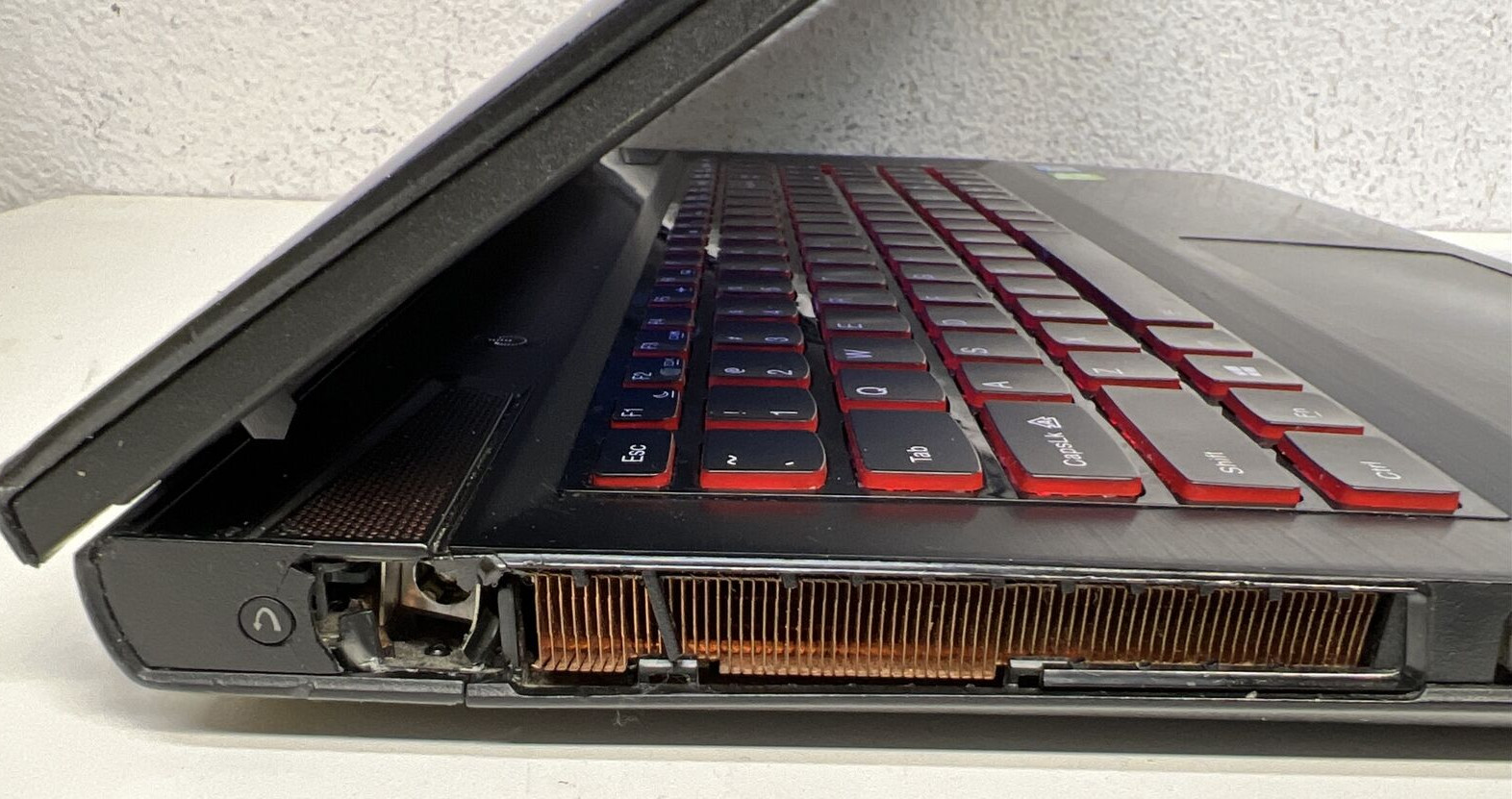 Lenovo IdeaPad Y500 15.6″ Intel Core i7-3630M 2.4GHz 8GB 500GB HD GT 750M *READ*