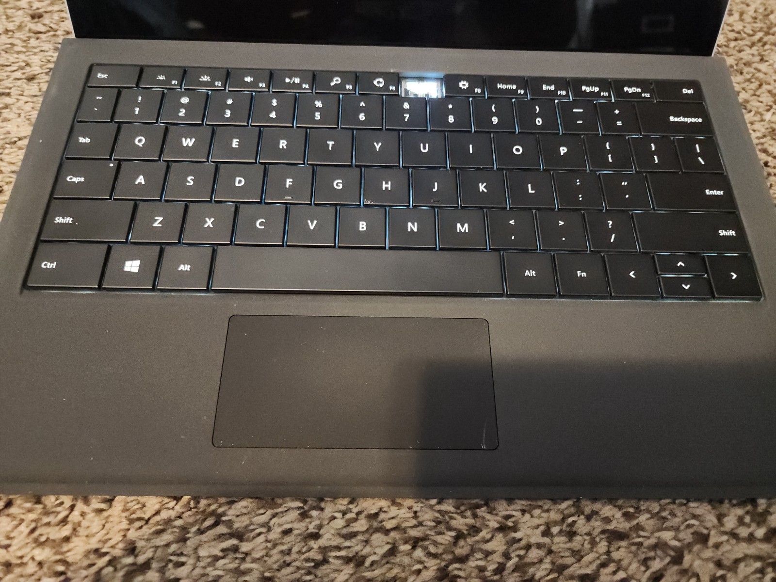 CRAiCKED SCREEN-TOUCH STILL WORKS-MISSING F7 KEY- Surface Pro 5 -WINDOWS 11
