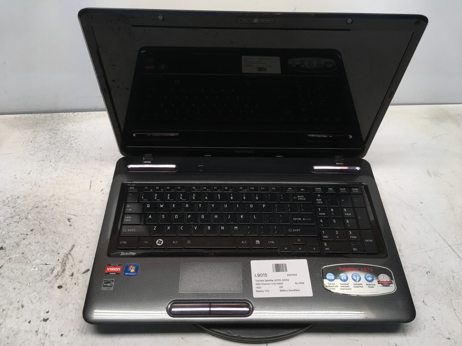 Toshiba Satellite L675D-S7052 AMD Phenom II X2 N640 2.9GHz No RAM NO HDD