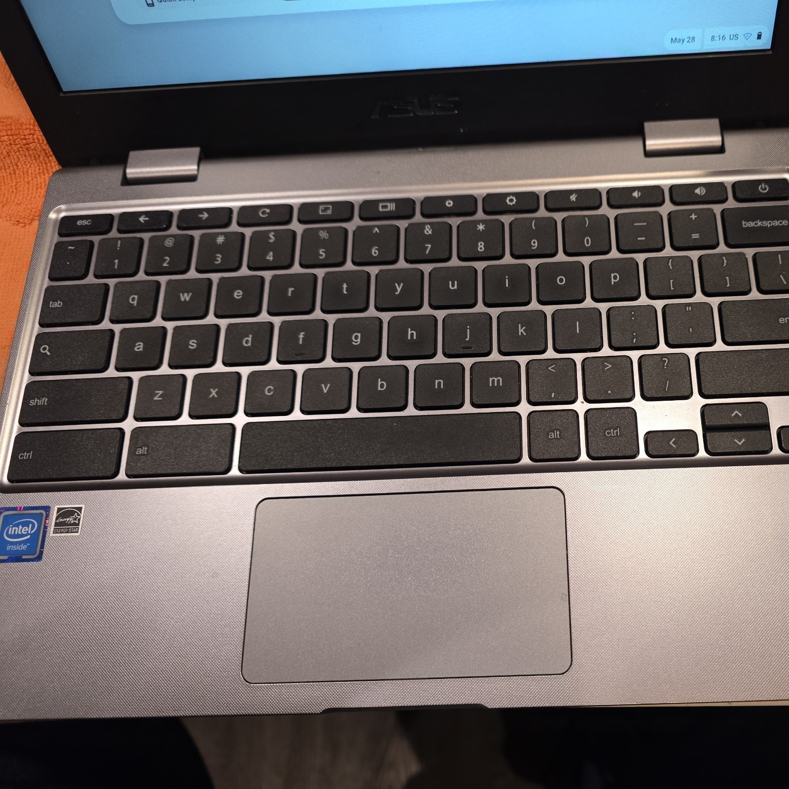 ASUS Chromebook CX22N 11.6in Celeron 4GB 32GB eMMC Chrome OS Gray Charger