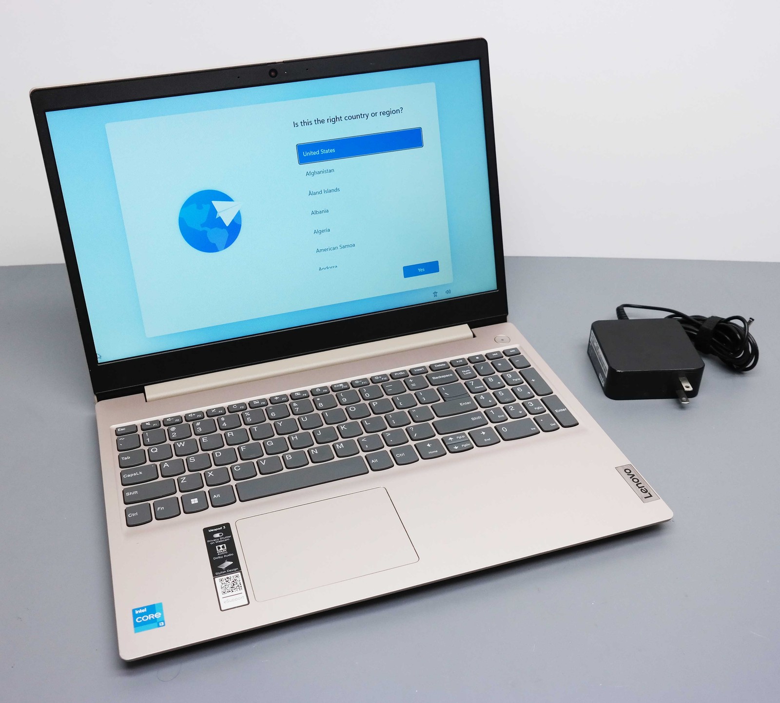 Lenovo IdeaPad 3 15.6″ Core i3-1115G4 8GB 256GB SSD Almond