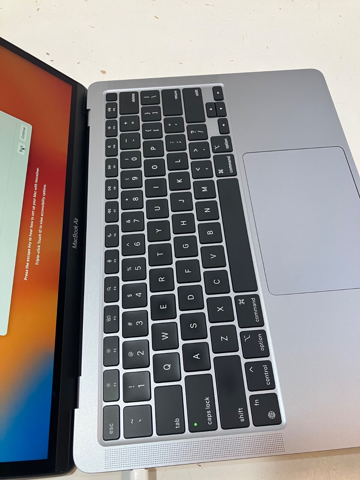 2020 Macbook Air Apple M1 3.2 Ghz CPU/GPU 8/7 Core | 16GB RAM 256GB SSD (B+)