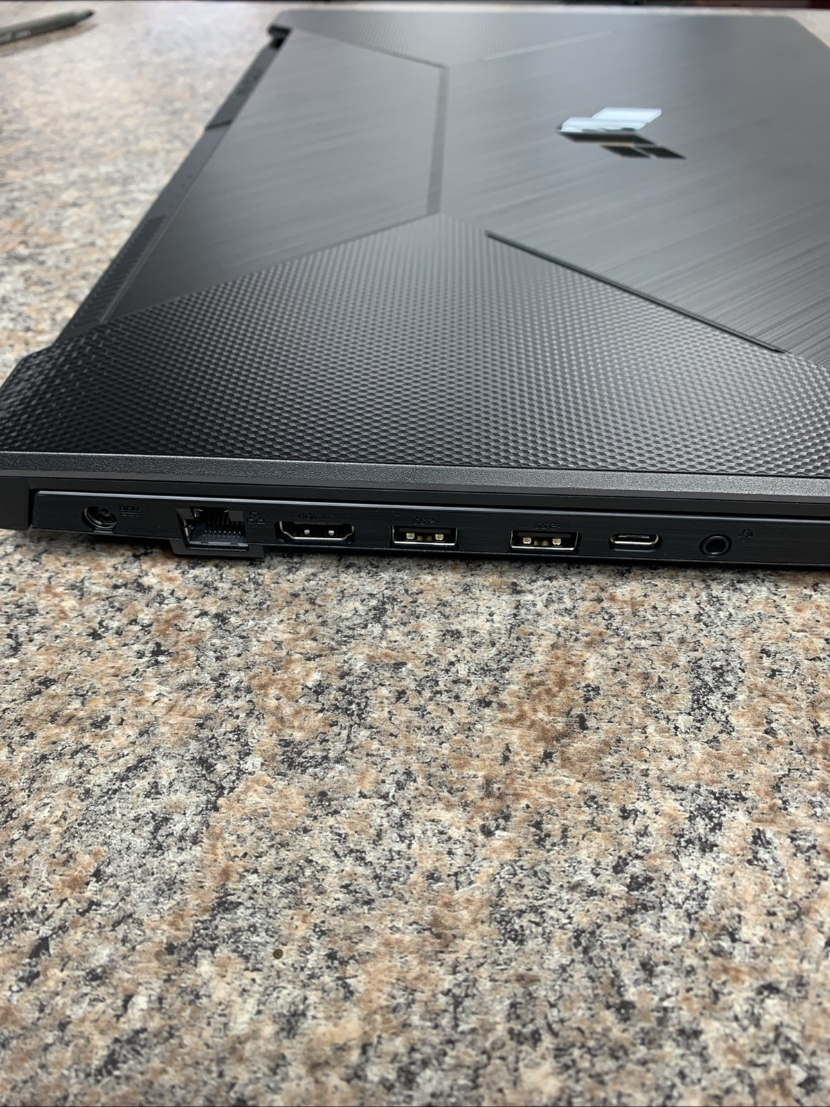 Asus Tug Gaming Laptop A17 17” RYZEN 7 8gb 512gb GeForce RTX2050