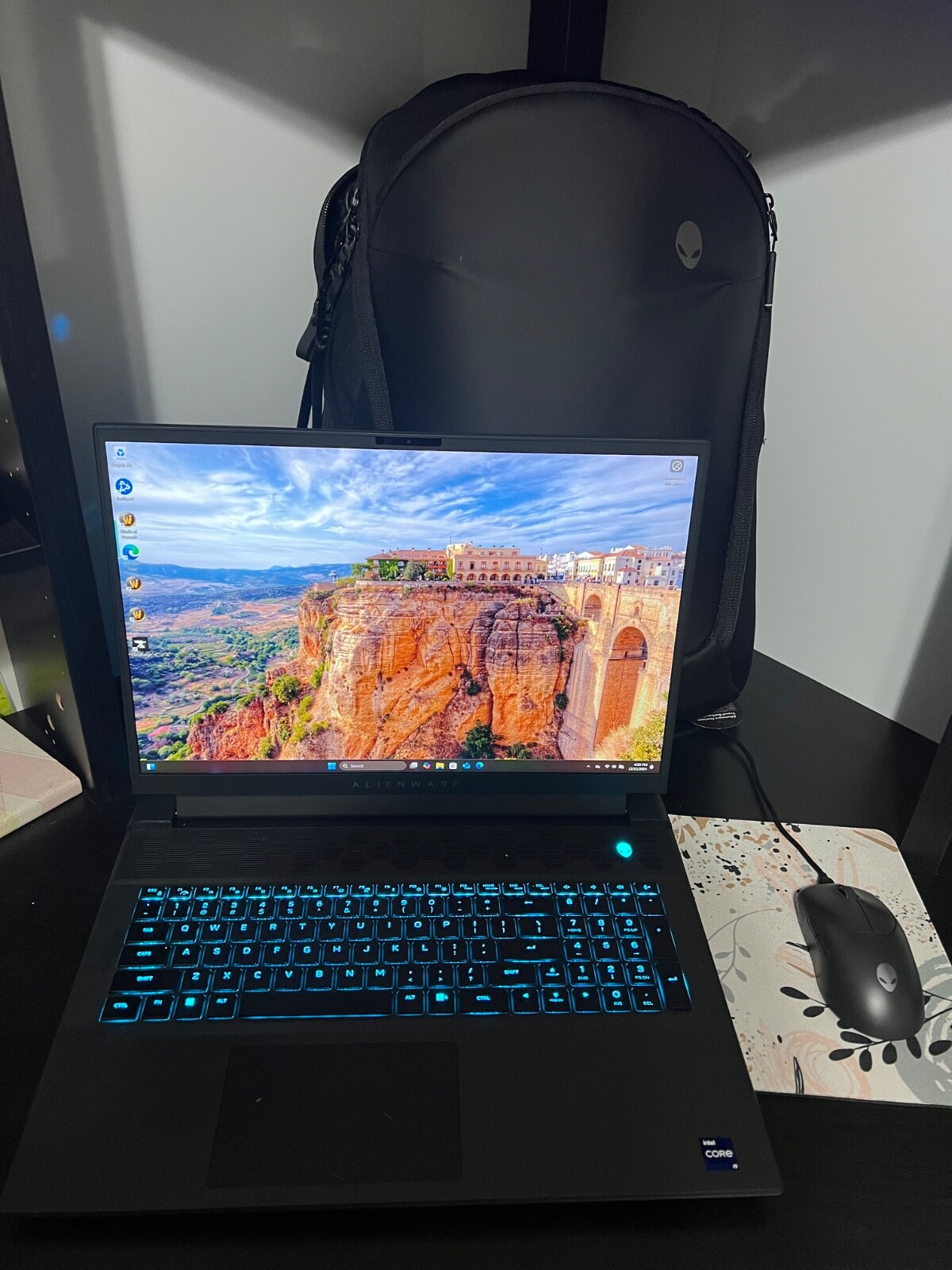 Alienware – m18 R2 18″ 165Hz Gaming Laptop QHD – Intel Core 14th Gen i9 with …