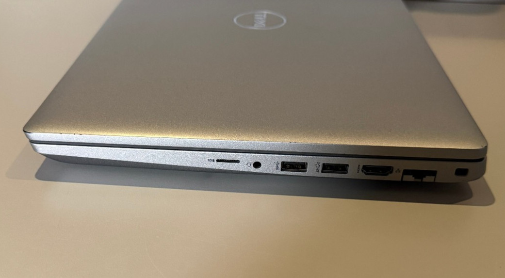 Dell Latitude 5531 15.6″FHD 12Core i5-12600H 16GB RAM 512GB SSD Win 11 Pro